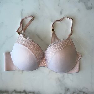 32B wired Victoria’s Secret bra